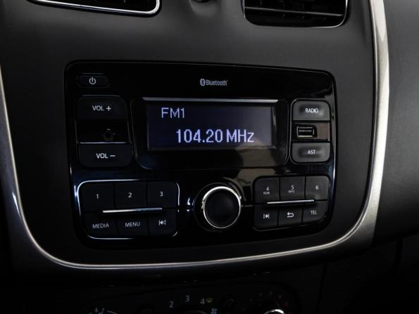 Renault Sandero II Рестайлинг с пробегом 2020 года, цена 1 299 000 рублей, 79470 км, хэтчбек, Автокод Объявления