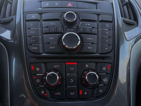 Opel Astra J Рестайлинг с пробегом 2014 года, цена 852 000 рублей, 105408 км, хэтчбек, Автокод Объявления