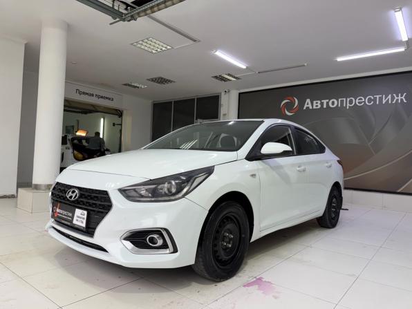 Hyundai Solaris II с пробегом 2017 года, цена 999 000 рублей, 264379 км, седан, Автокод Объявления
