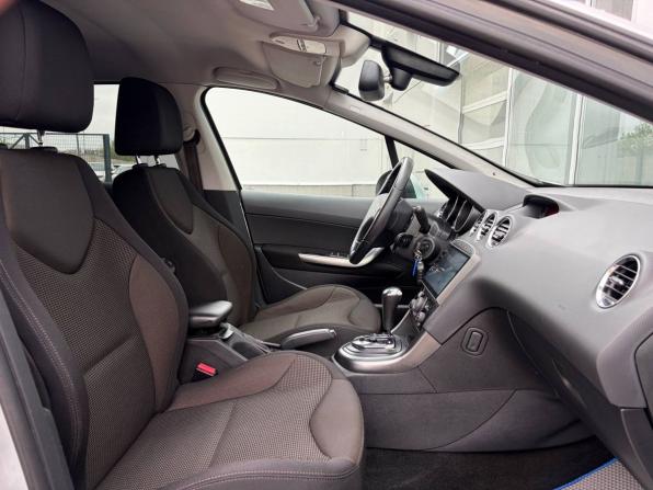 Peugeot 308 I Рестайлинг с пробегом 2013 года, цена 495 000 рублей, 193900 км, хэтчбек, Автокод Объявления