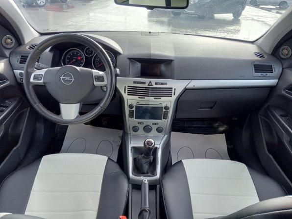 Opel Astra H Рестайлинг с пробегом 2012 года, цена 700 400 рублей, 90607 км, универсал, Автокод Объявления