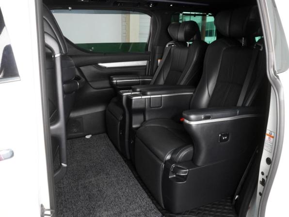 Toyota Vellfire II Рестайлинг с пробегом 2018 года, цена 5 165 000 рублей, 128486 км, минивэн, Автокод Объявления