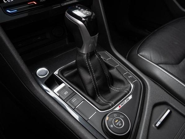 Volkswagen Tiguan II Рестайлинг с пробегом 2021 года, цена 3 840 000 рублей, 59745 км, внедорожник, Автокод Объявления