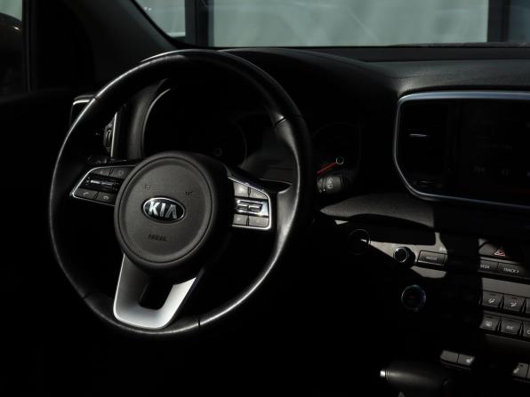 Kia Sportage IV Рестайлинг с пробегом 2021 года, цена 2 480 000 рублей, 53300 км, внедорожник, Автокод Объявления