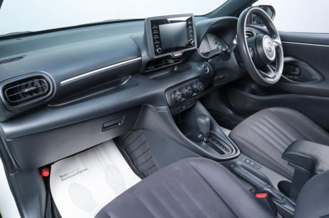 Toyota Yaris IV с пробегом 2020 года, цена 1 279 000 рублей, 105505 км, хэтчбек, Автокод Объявления