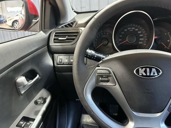 Kia Rio III Рестайлинг с пробегом 2015 года, цена 1 349 900 рублей, 21000 км, седан, Автокод Объявления