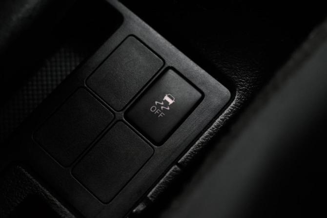 Toyota Vitz III (XP130) Рестайлинг с пробегом 2015 года, цена 969 000 рублей, 101842 км, хэтчбек, Автокод Объявления