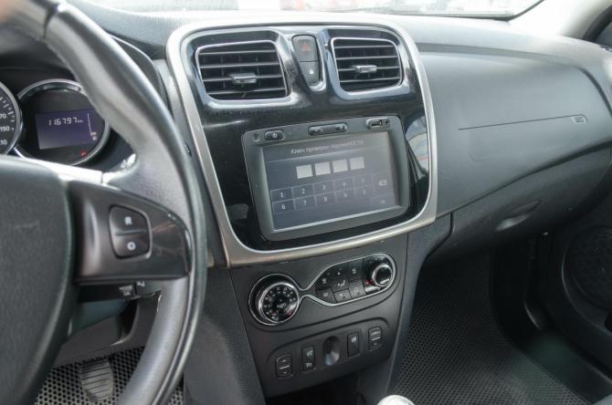 Renault Sandero II с пробегом 2015 года, цена 720 000 рублей, 116000 км, хэтчбек, Автокод Объявления