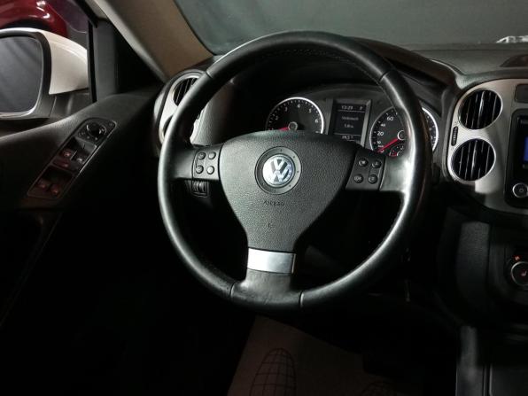 Volkswagen Tiguan I с пробегом 2010 года, цена 1 100 000 рублей, 212008 км, внедорожник, Автокод Объявления