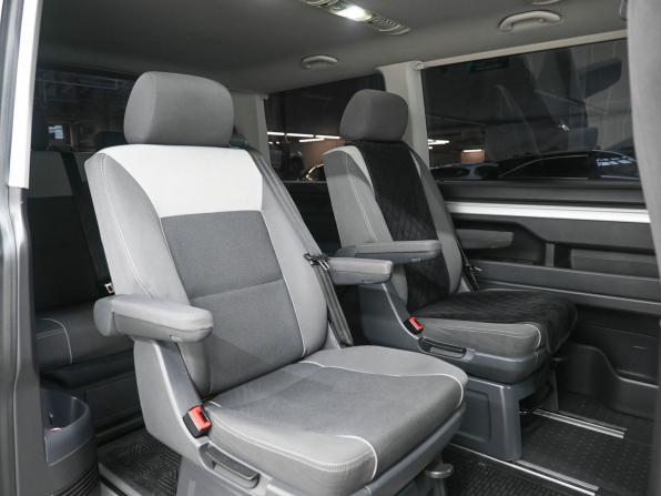 Volkswagen Multivan T5 Рестайлинг с пробегом 2011 года, цена 2 429 900 рублей, 394196 км, минивэн, Автокод Объявления