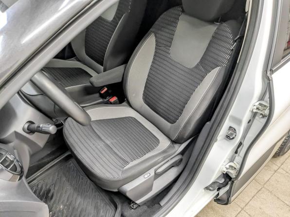 Renault Kaptur I с пробегом 2018 года, цена 1 215 000 рублей, 135958 км, внедорожник, Автокод Объявления