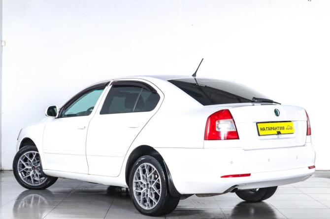 Skoda Octavia II (A5) Рестайлинг с пробегом 2013 года, цена 989 000 рублей, 224388 км, лифтбек, Автокод Объявления