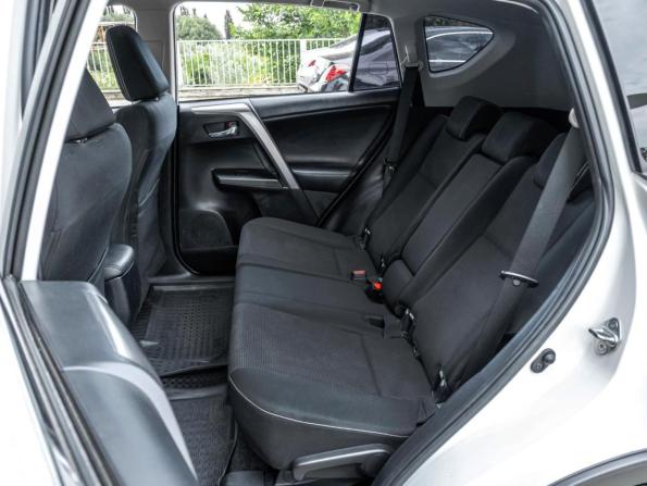 Toyota RAV4 IV (XA40) Рестайлинг с пробегом 2018 года, цена 2 377 500 рублей, 137908 км, внедорожник, Автокод Объявления