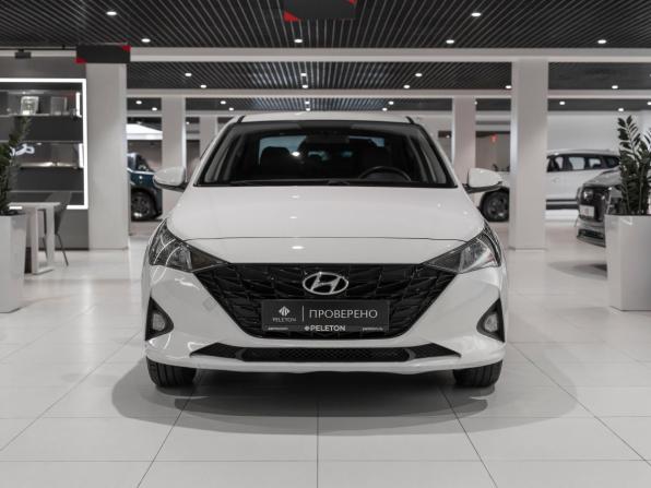 Hyundai Solaris II Рестайлинг с пробегом 2022 года, цена 1 645 000 рублей, 45148 км, седан, Автокод Объявления