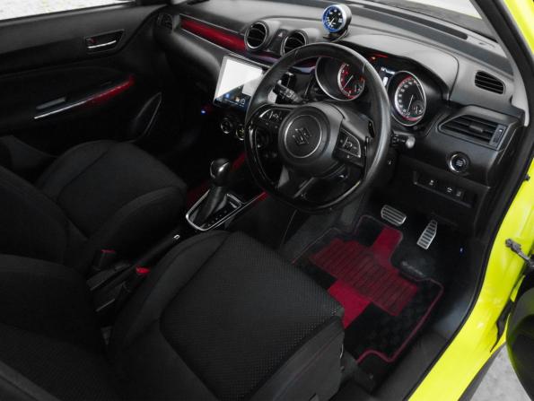 Suzuki Swift V с пробегом 2017 года, цена 1 349 000 рублей, 111140 км, хэтчбек, Автокод Объявления