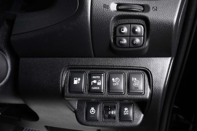 Nissan Leaf I (ZE0/AZE0) с пробегом 2016 года, цена 1 369 000 рублей, 102400 км, хэтчбек, Автокод Объявления