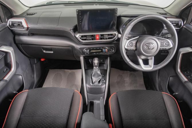 Toyota Raize I с пробегом 2019 года, цена 1 839 000 рублей, 45300 км, внедорожник, Автокод Объявления