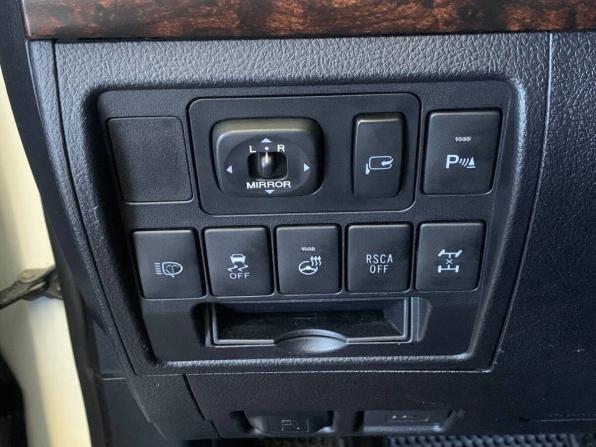 Toyota Land Cruiser 200 Series Рестайлинг 1 с пробегом 2014 года, цена 2 900 000 рублей, 303227 км, внедорожник, Автокод Объявления