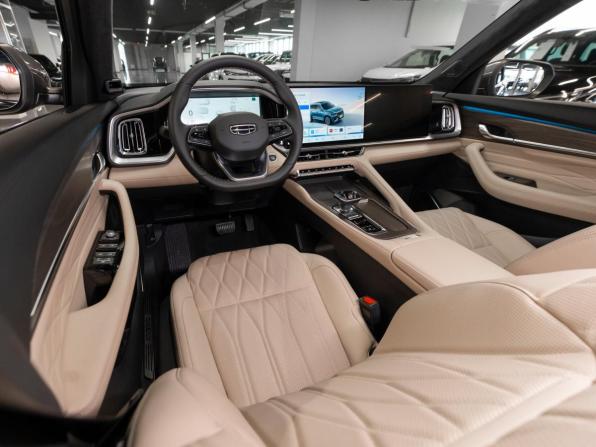 Geely Monjaro I Рестайлинг 2 с пробегом 2025 года, цена 4 000 000 рублей, 50 км, внедорожник, Автокод Объявления