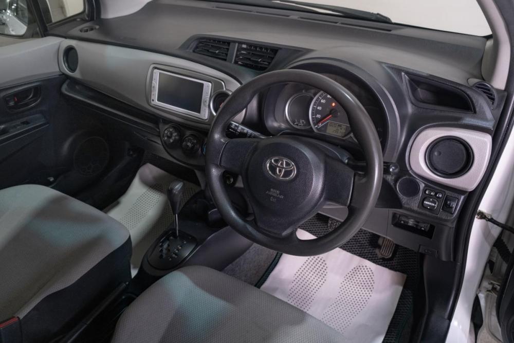 Toyota Vitz III (XP130) Томск  - изображение 8