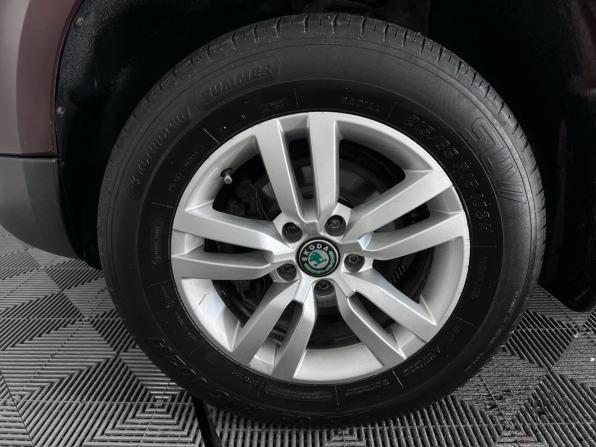 Skoda Yeti I с пробегом 2012 года, цена 899 000 рублей, 153792 км, внедорожник, Автокод Объявления
