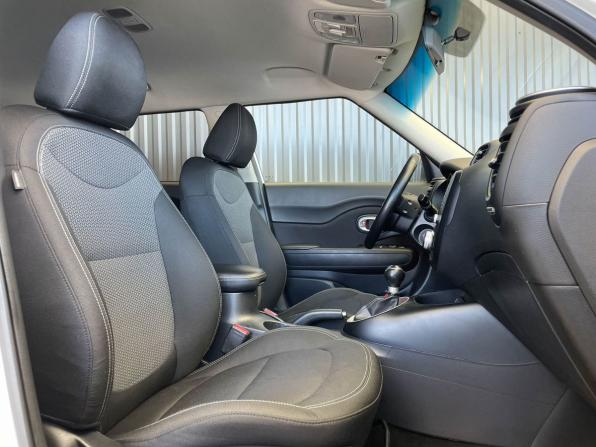 Kia Soul II Рестайлинг с пробегом 2017 года, цена 1 407 000 рублей, 130964 км, хэтчбек, Автокод Объявления