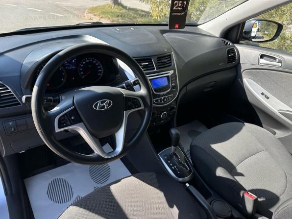 Hyundai Solaris I с пробегом 2013 года, цена 700 000 рублей, 115741 км, седан, Автокод Объявления