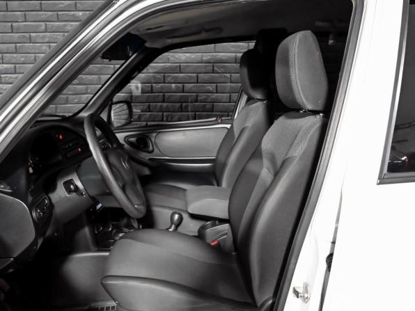 Chevrolet Niva I Рестайлинг с пробегом 2018 года, цена 675 000 рублей, 130904 км, внедорожник, Автокод Объявления