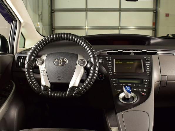 Toyota Prius III (XW30) с пробегом 2009 года, цена 1 199 995 рублей, 284189 км, лифтбек, Автокод Объявления