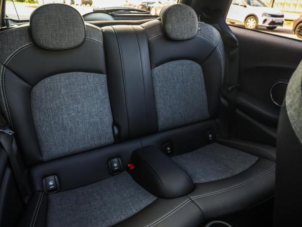 Mini Hatch III (F55/F56) Рестайлинг с пробегом 2020 года, цена 2 399 000 рублей, 82000 км, хэтчбек, Автокод Объявления