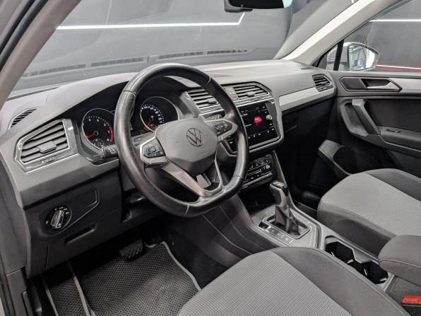 Volkswagen Tiguan II Рестайлинг с пробегом 2021 года, цена 2 655 000 рублей, 74000 км, внедорожник, Автокод Объявления
