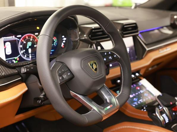Lamborghini Urus I Рестайлинг с пробегом 2025 года, цена 43 000 000 рублей, 82 км, внедорожник, Автокод Объявления