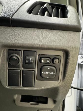 Toyota Prius III (XW30) с пробегом 2010 года, цена 950 000 рублей, 158000 км, лифтбек, Автокод Объявления