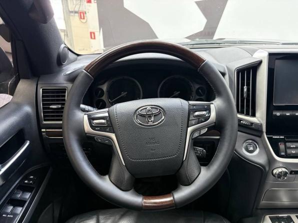 Toyota Land Cruiser 200 Series Рестайлинг 2 с пробегом 2016 года, цена 5 729 900 рублей, 78000 км, внедорожник, Автокод Объявления