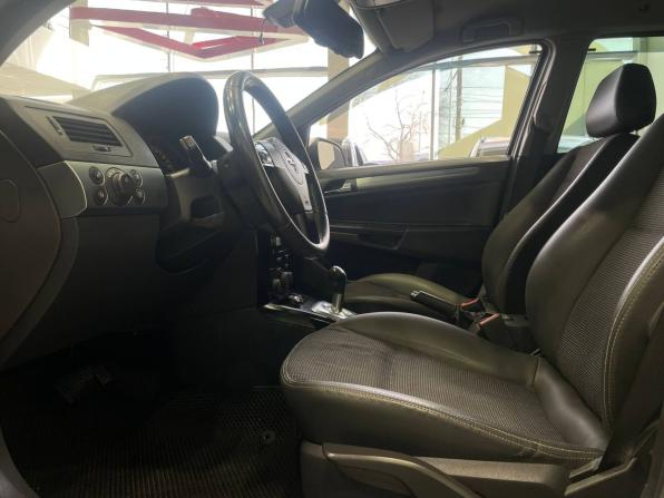 Opel Astra H Рестайлинг с пробегом 2011 года, цена 599 900 рублей, 212000 км, универсал, Автокод Объявления
