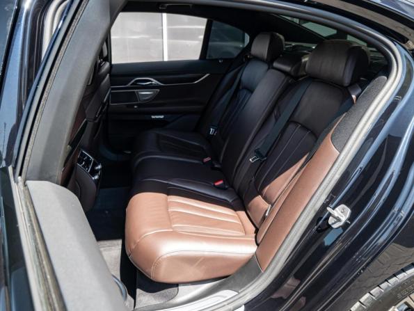 BMW 7 серии VI (G11/G12) с пробегом 2016 года, цена 3 440 000 рублей, 124694 км, седан, Автокод Объявления