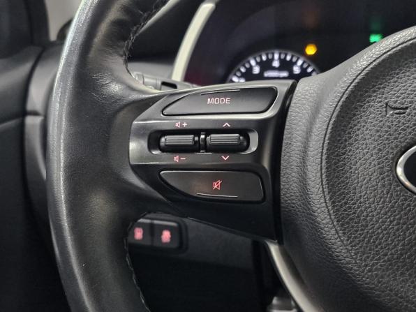 Kia Rio IV Рестайлинг с пробегом 2021 года, цена 1 420 000 рублей, 94620 км, седан, Автокод Объявления