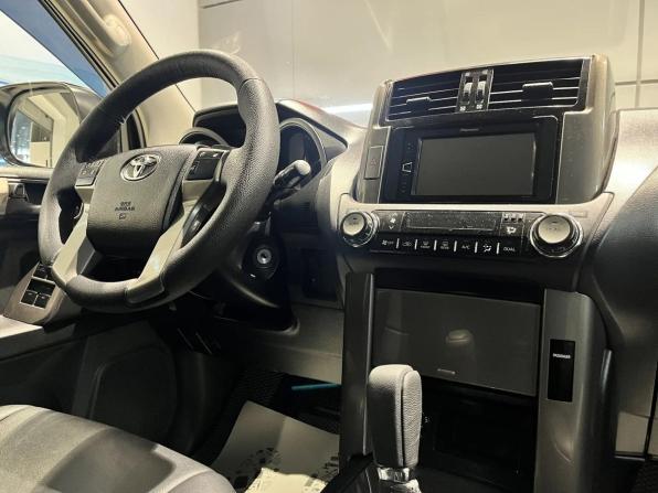 Toyota Land Cruiser Prado 150 Series с пробегом 2011 года, цена 3 590 000 рублей, 128000 км, внедорожник, Автокод Объявления