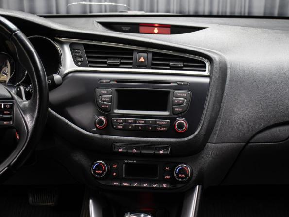 Kia Ceed II Рестайлинг с пробегом 2017 года, цена 1 237 500 рублей, 195035 км, хэтчбек, Автокод Объявления