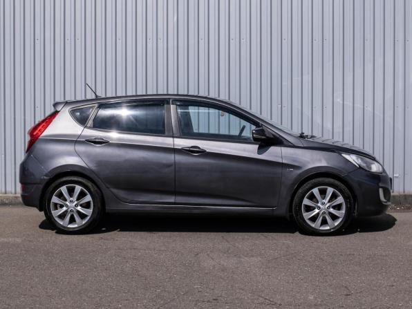 Hyundai Solaris I с пробегом 2012 года, цена 785 000 рублей, 258618 км, хэтчбек, Автокод Объявления