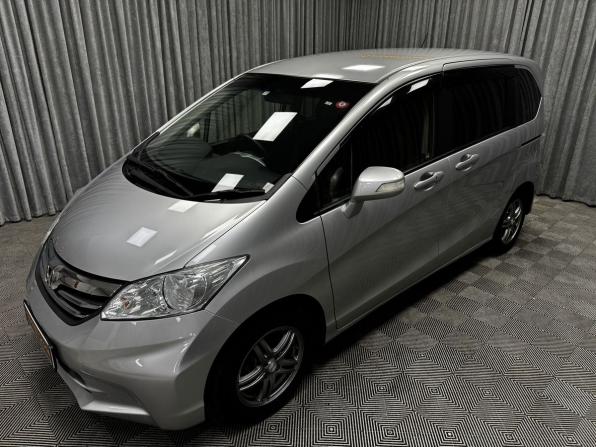 Honda Freed I Рестайлинг с пробегом 2013 года, цена 1 200 000 рублей, 114787 км, компактвэн, Автокод Объявления