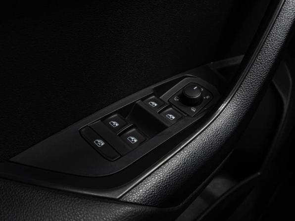 Skoda Karoq I с пробегом 2021 года, цена 2 349 000 рублей, 57531 км, внедорожник, Автокод Объявления