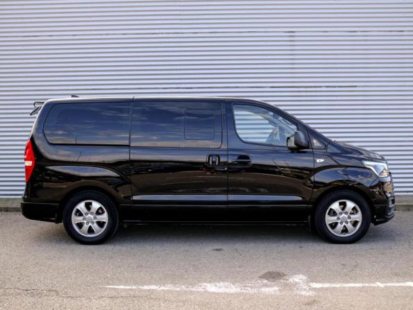 Hyundai Grand Starex I Рестайлинг 2 с пробегом 2018 года, цена 2 670 000 рублей, 136968 км, минивэн, Автокод Объявления