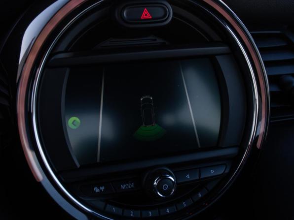 Mini Hatch III (F55/F56) Рестайлинг с пробегом 2020 года, цена 2 148 000 рублей, 70514 км, хэтчбек, Автокод Объявления