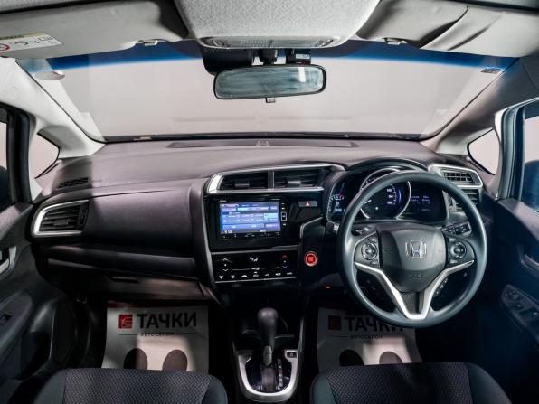 Honda Fit III Рестайлинг с пробегом 2018 года, цена 1 460 000 рублей, 5271 км, хэтчбек, Автокод Объявления
