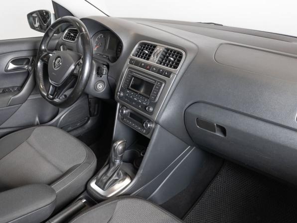 Volkswagen Polo V Рестайлинг с пробегом 2017 года, цена 1 118 000 рублей, 127992 км, седан, Автокод Объявления