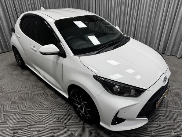 Toyota Yaris IV с пробегом 2021 года, цена 1 380 000 рублей, 103149 км, хэтчбек, Автокод Объявления