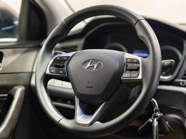 Hyundai Sonata VII (LF) Рестайлинг с пробегом 2017 года, цена 1 606 600 рублей, 172541 км, седан, Автокод Объявления
