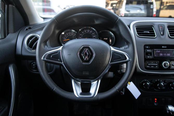 Renault Logan II Рестайлинг с пробегом 2020 года, цена 998 000 рублей, 100000 км, седан, Автокод Объявления