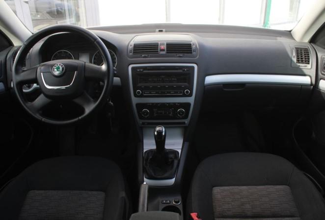 Skoda Octavia II (A5) Рестайлинг с пробегом 2011 года, цена 820 000 рублей, 187303 км, лифтбек, Автокод Объявления